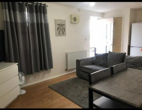 Lovely 1-Bed Apartment in Stoke-on-Trent